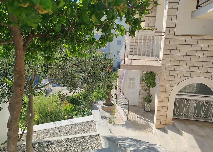 Eva Апартаменти *